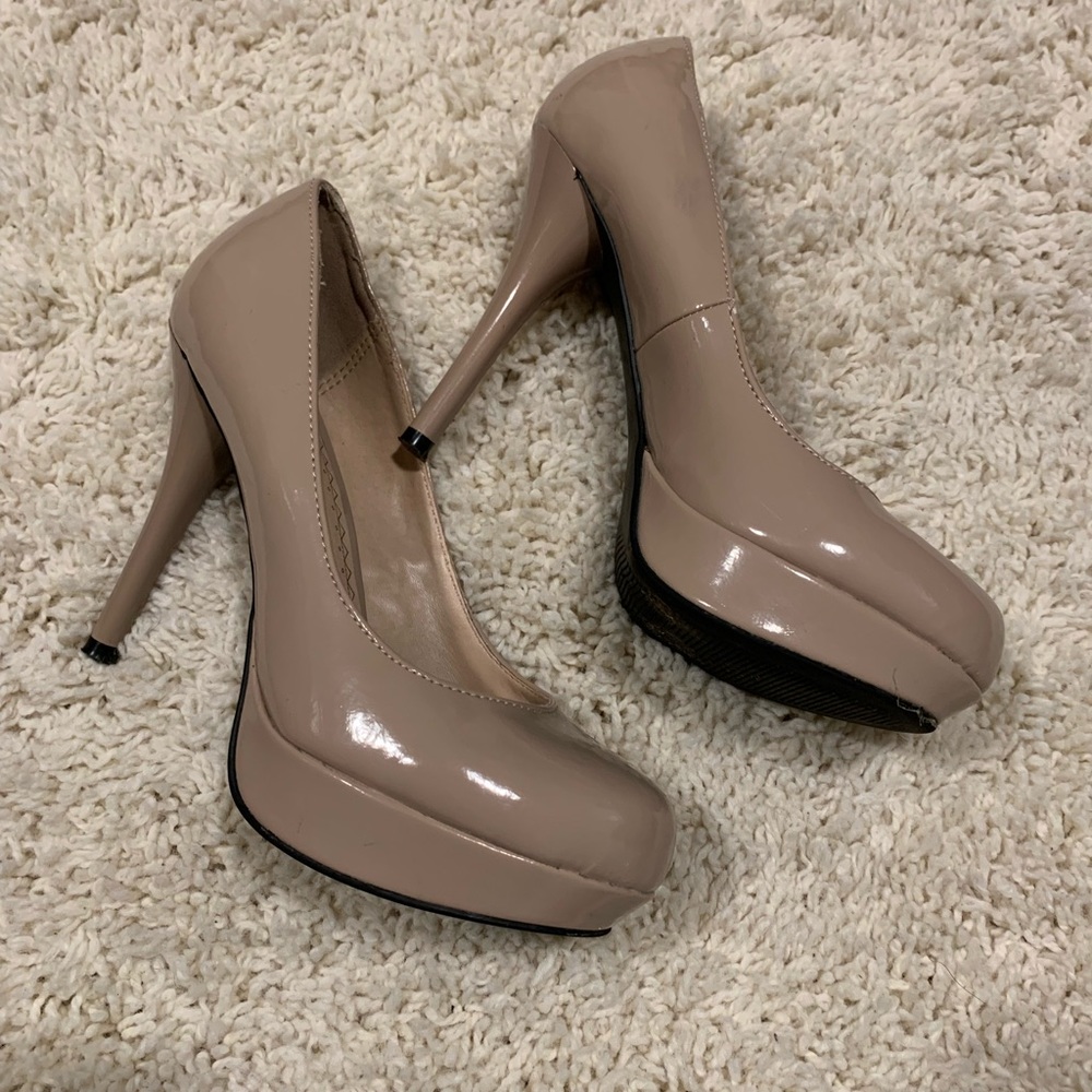 Isenboye Beige Platform - Picture 2 of 7